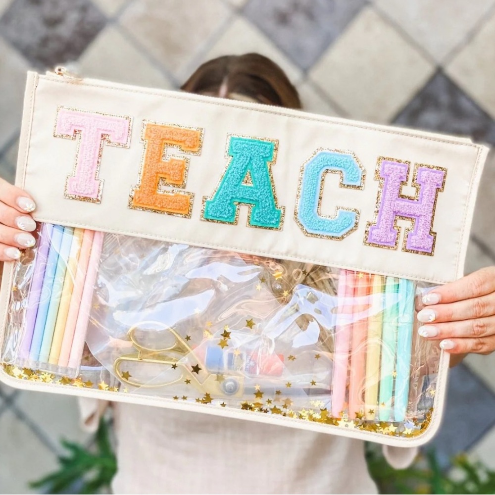 Teach pouch